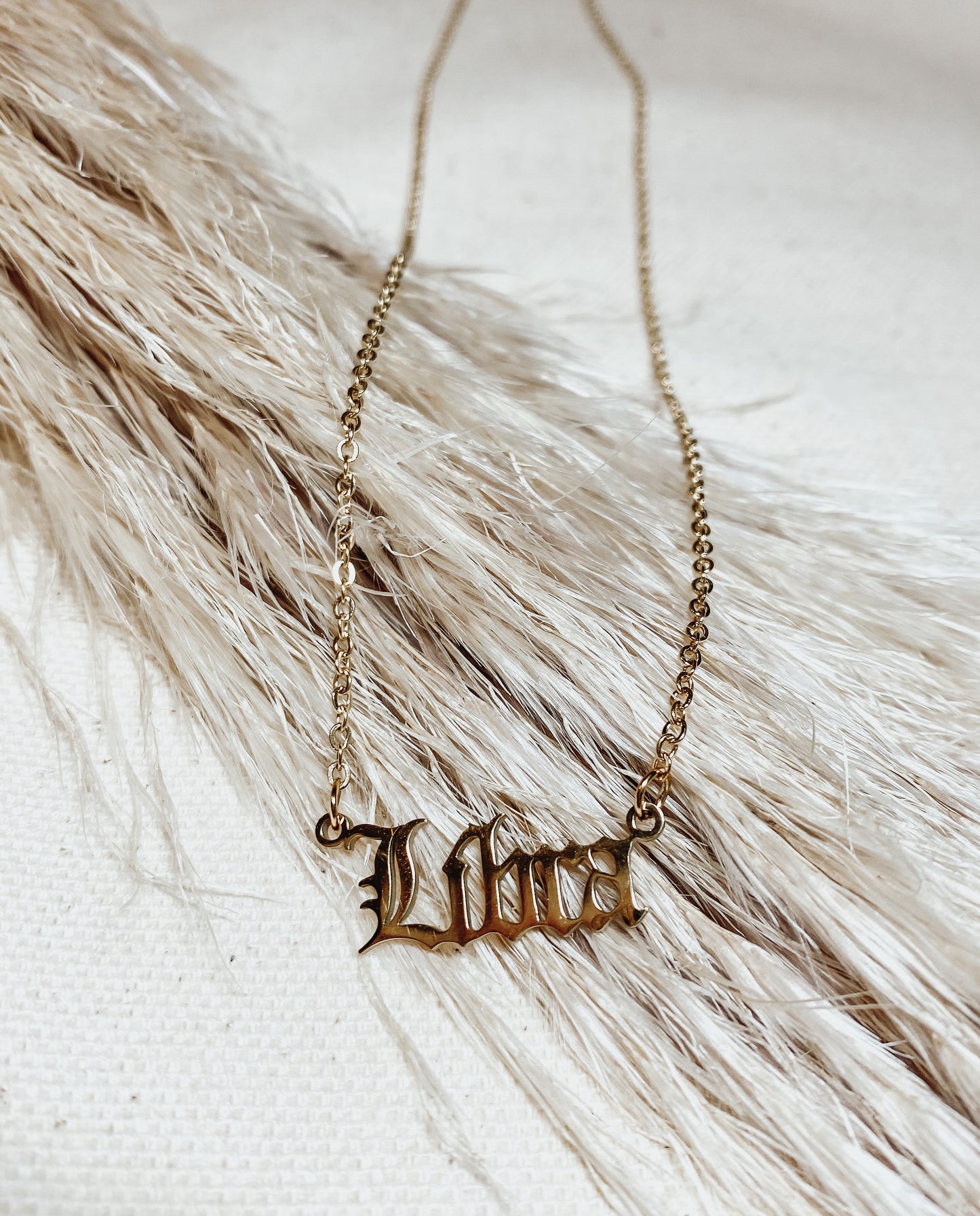 Zodiac script necklace GOLD